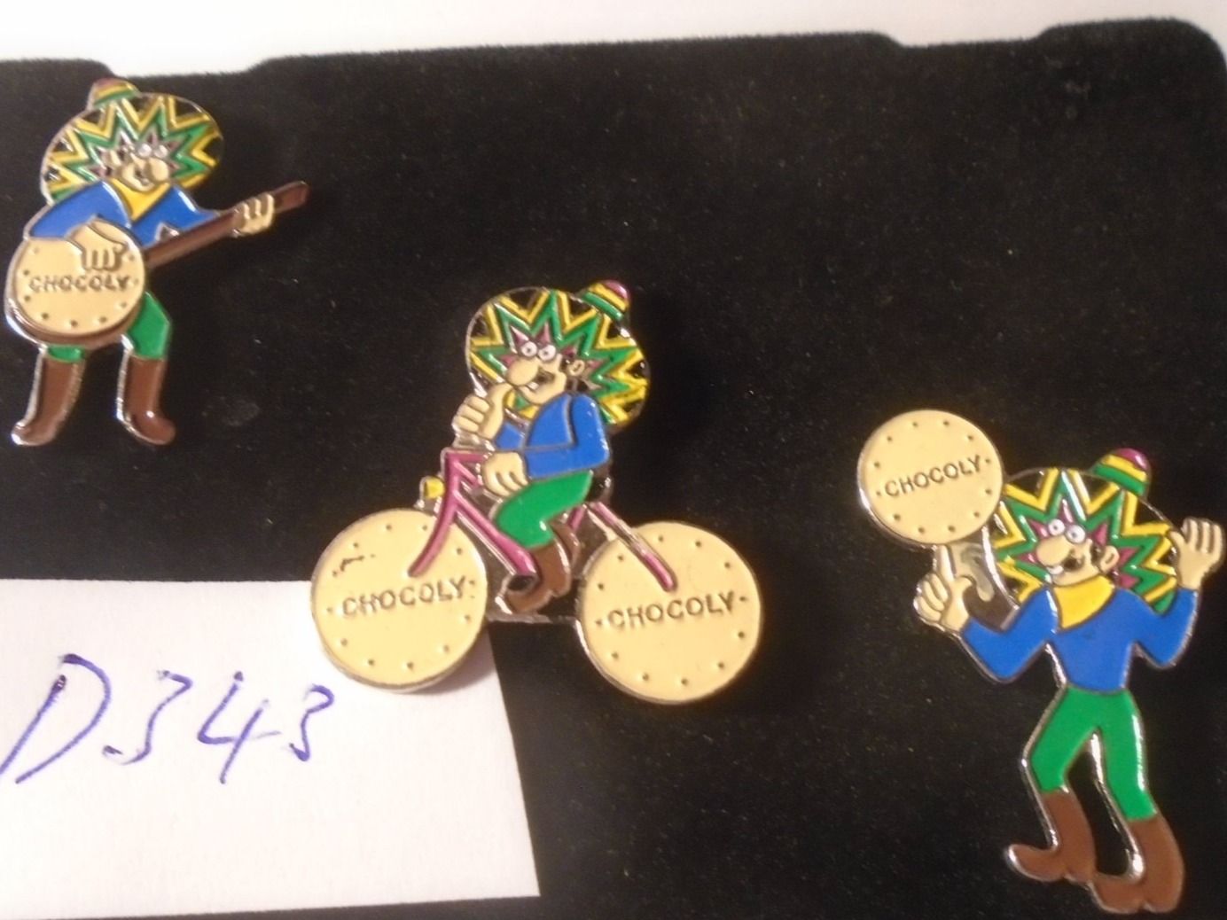 Placchette & Badge: 3 ver Chocoly Pins (D343) – Usato da Winterthur venduto da Beli2000