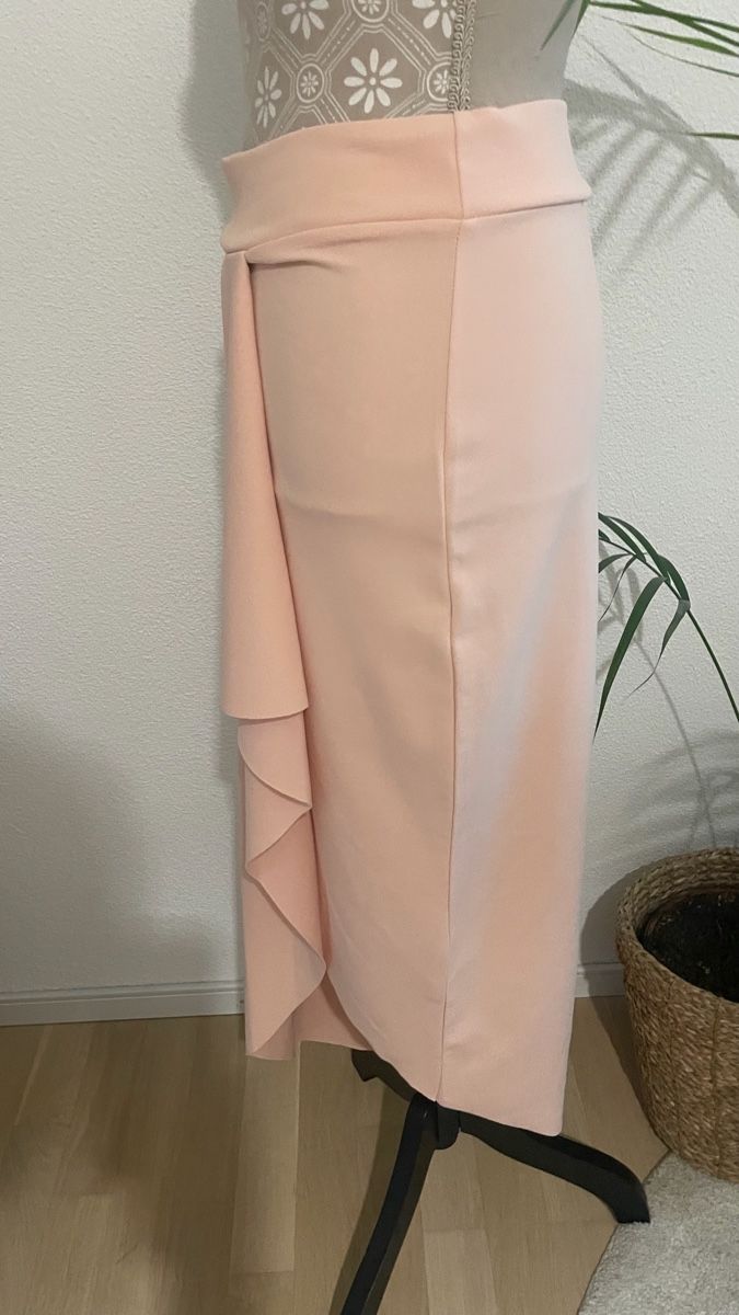 Asos Gonne: Jupe Gr. 38, in Wickeloptik mit Rüschen – Nuovo (secondo la descrizione) da Mettmenstetten venduto da Sunsethunter04 2