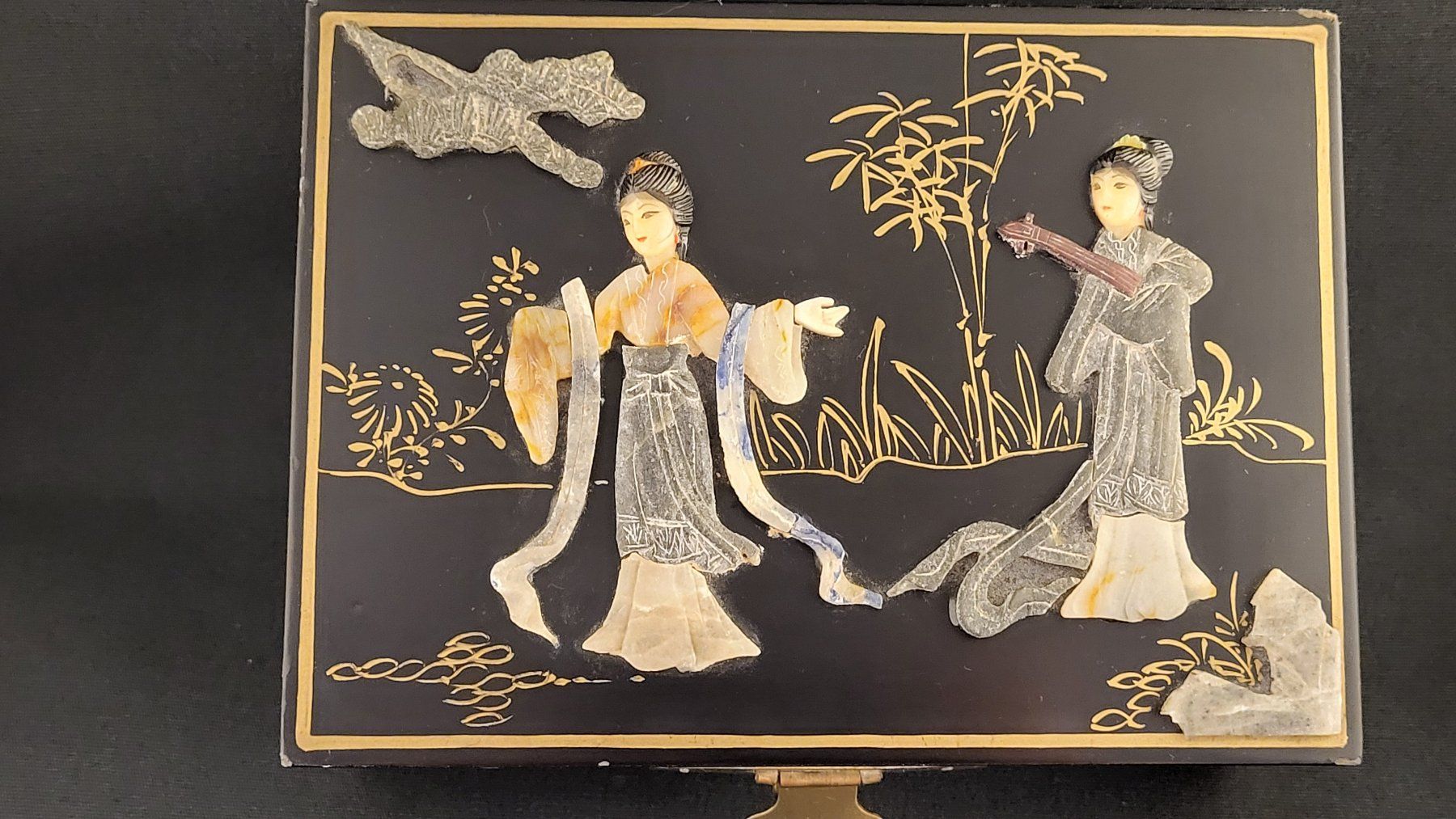 Portagioie: Asiatische Schmuck-Schatulle mit Steinrelief – Usato da Basel venduto da spinne02 2
