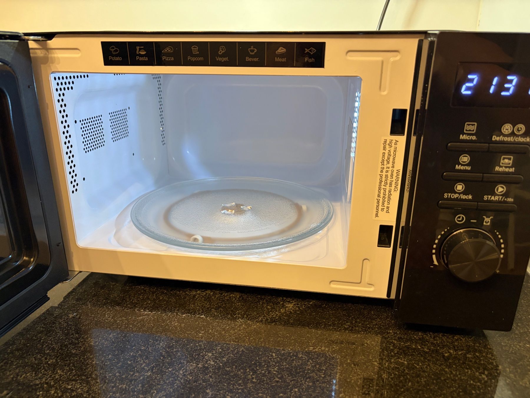 Daewoo Forni: Daewoo Mikrowelle 20L, 700W – Usato da Zürich venduto da meg_s7fd 2
