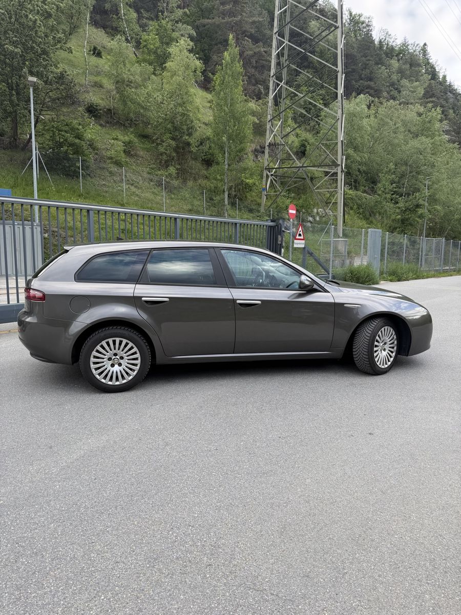 Alfa Romeo Automobili: Alfa Romeu 159 1.9 Jtd – Usato da Bitsch venduto da RSantos95 4