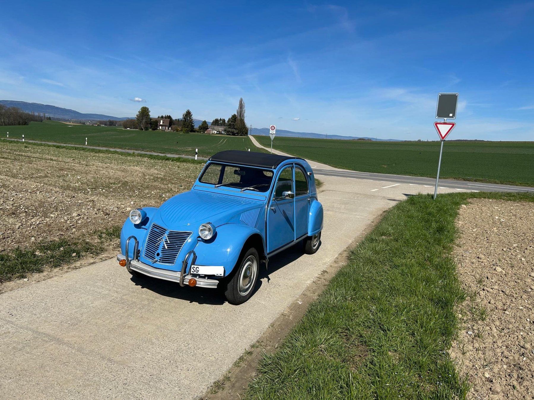 Citroën Automobili: Citroën 2CV – Usato da Rolle venduto da Pejic187