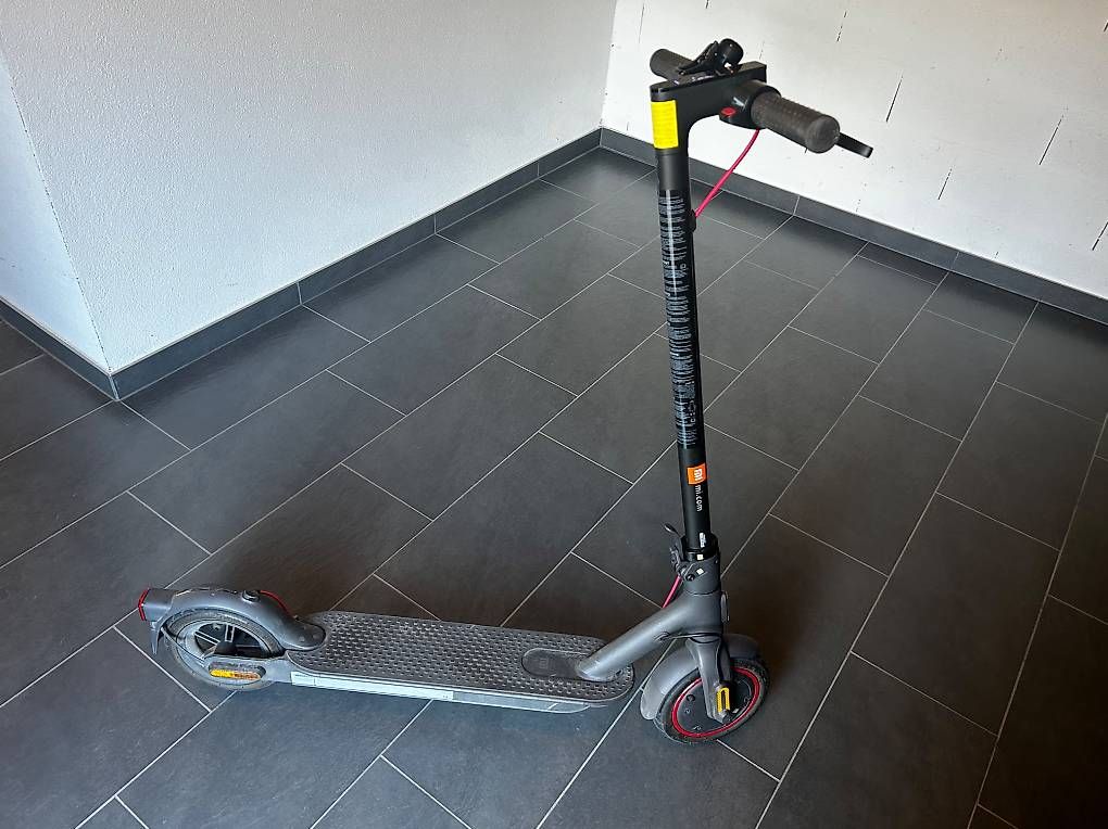 Kickboard: Trottinette électrique Xiaomi – Usato da Sion venduto da ant_8tk7