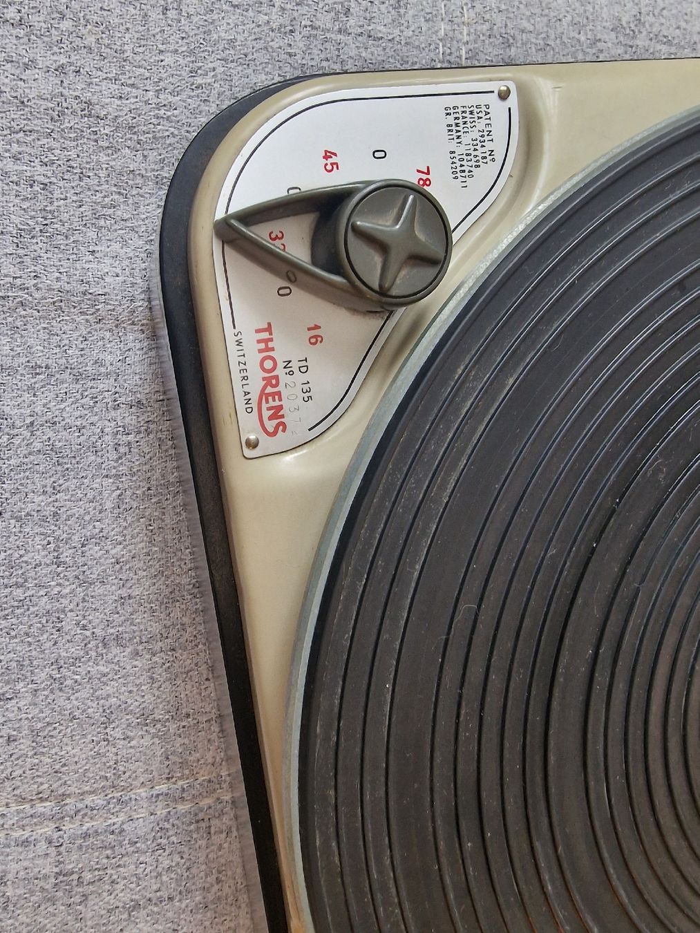 Thorens Giradischi: tourne disque Thorens td 135 – Usato da La Chaux-de-Fonds venduto da Ric_m628 3