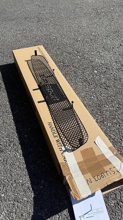 Tutti pezzi di ricambio auto: Griglia Impreza STI no logo – Usato da Molare venduto da Reto_Della_Torre 1
