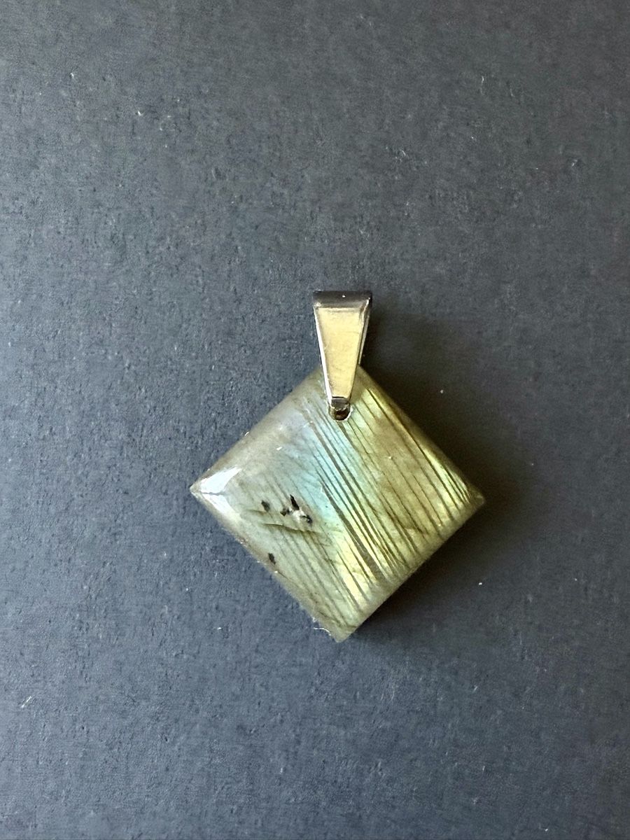 Ciondoli: Pendentif Labradorite  – Nuovo e nell'imballaggio originale da Le Noirmont venduto da Fanny_