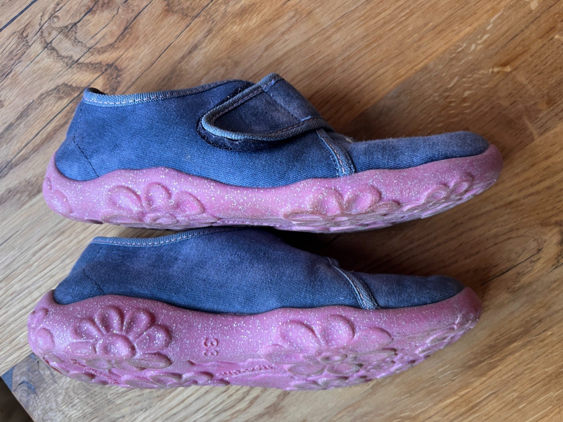 Superfit Chaussures filles: Finken Hausschuhe Gr. 33 – D'occasion à Bonstetten par wieselflora 1