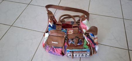 Desigual Tasche mehrfarbig mit braunen Details. Wie neu