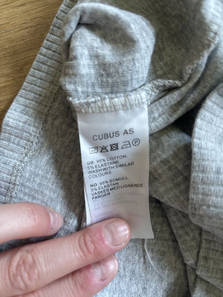 T-shirts: Graues T-Shirt mit ellbogenlangen Ärmeln – D'occasion à Bern par gwilla 4
