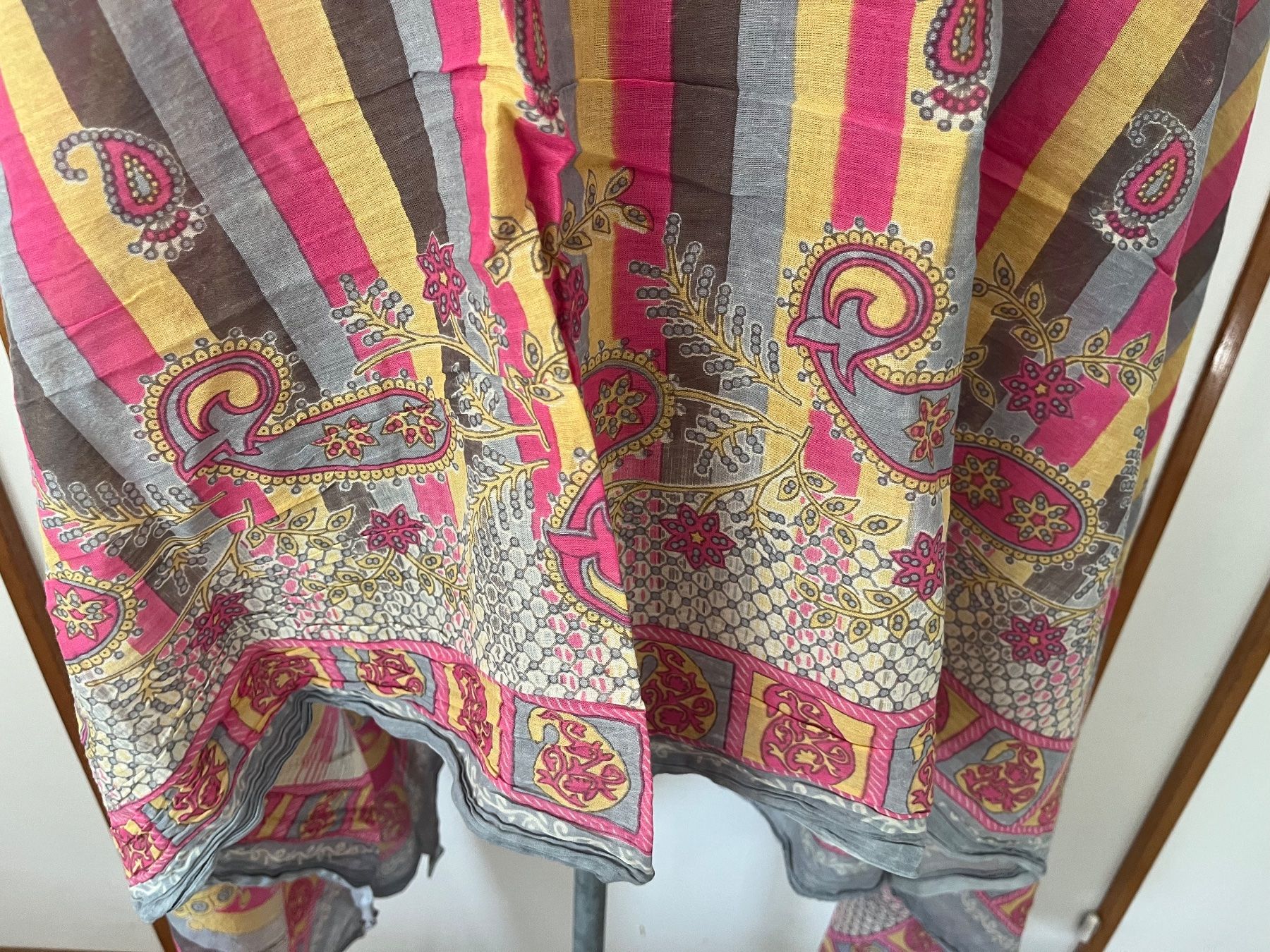 Foulard & Sciarpe: Pareo Tuch von MAISON HOTEL – Usato da Utzenstorf venduto da Ismaele 2
