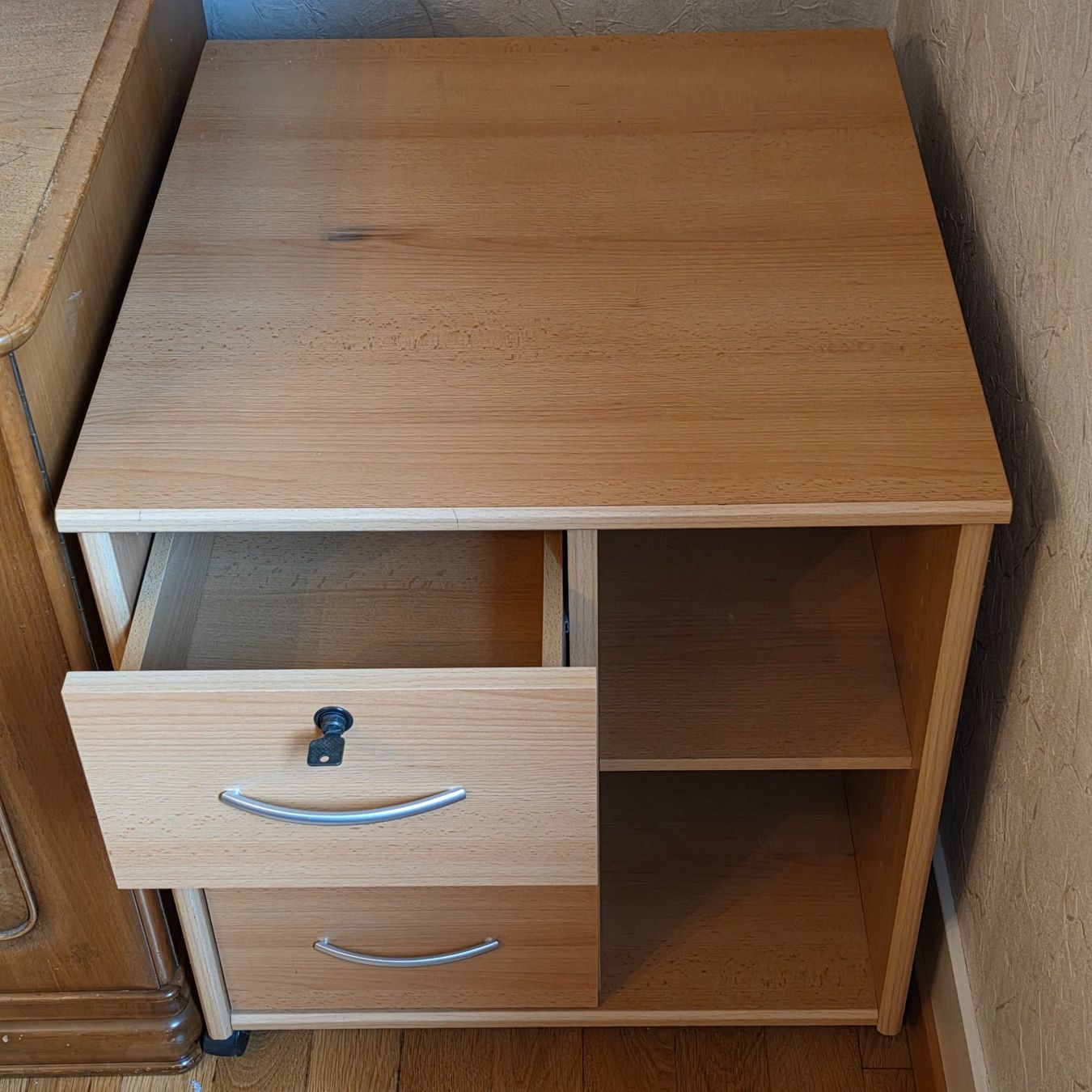 Eléments de bureau: Rollcontainer Holzoptik mit Schubladen – D'occasion à Obergerlafingen par dede-SO 1