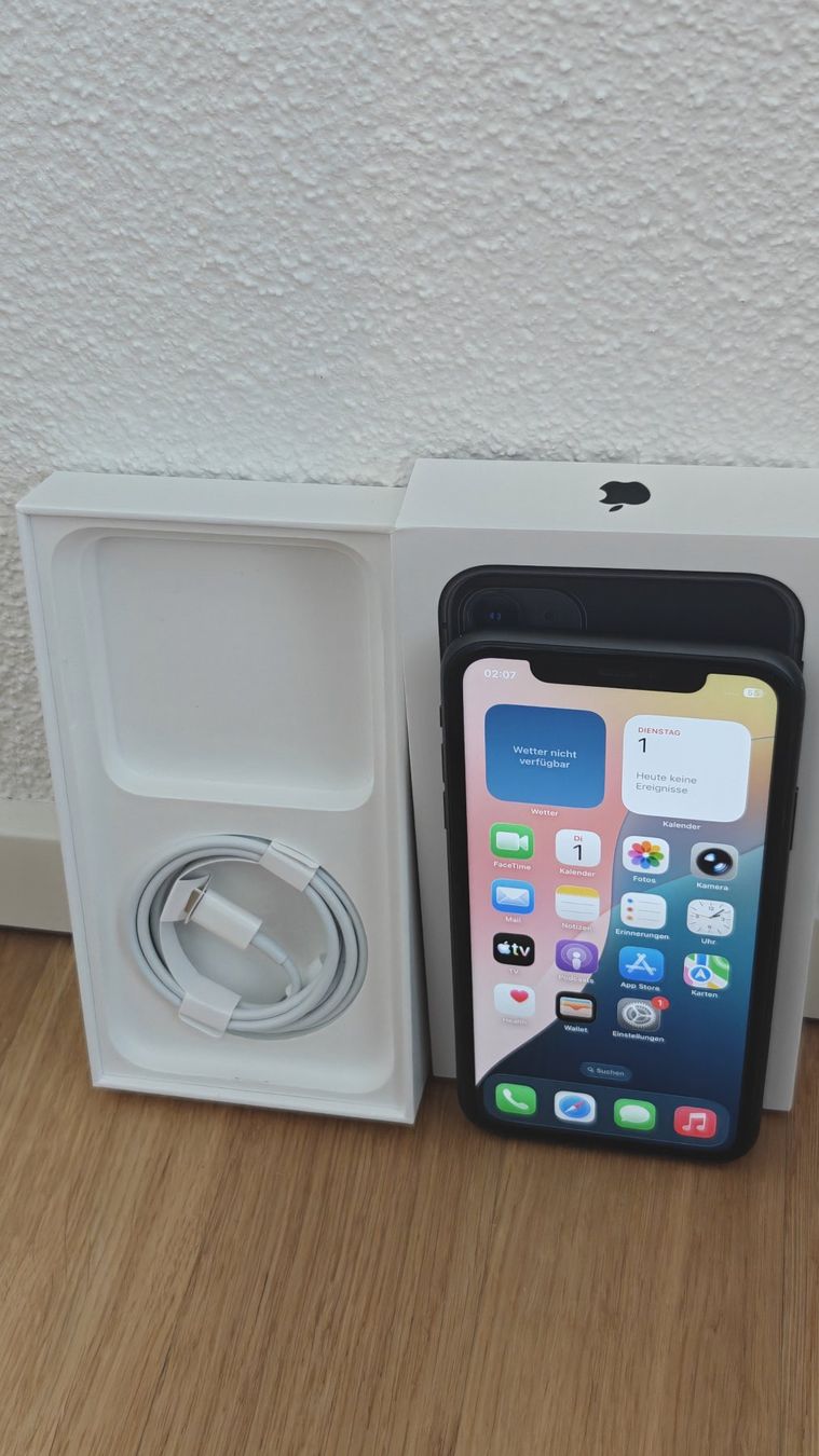 Apple Handys / Smartphones: iPhone 11 128 GB schwarz – Gebraucht aus Lenzburg von RENOLOGY 3