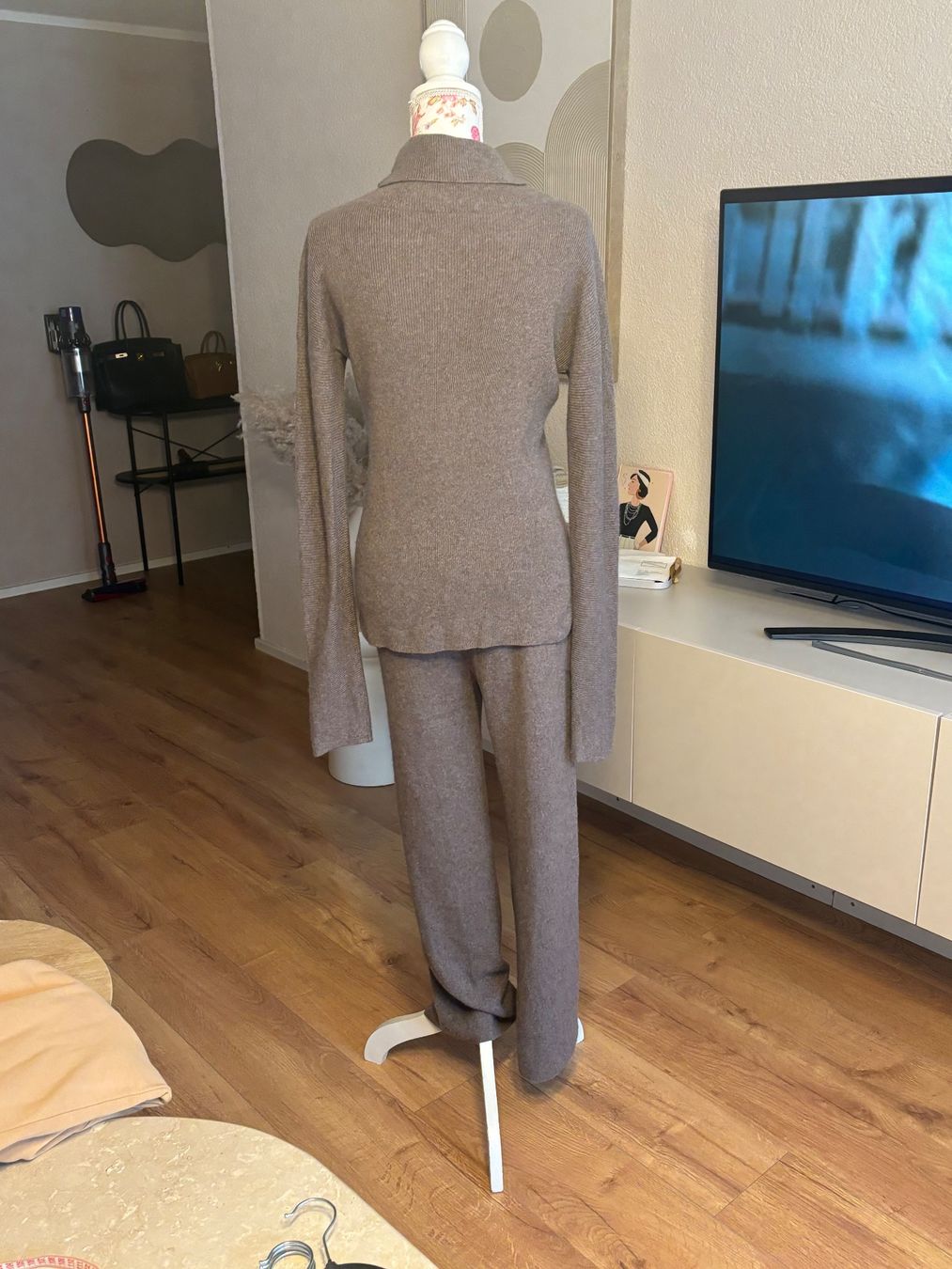 Completi & Tailleur: Sminfinity Set Hose& Jumper Cashmere/Baumwolle – Usato da St. Margrethen SG venduto da dijanaO 1