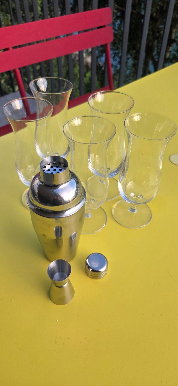 Bicchieri: 1 Coctailmixer inkl 5 Coctailgläser – Usato da Bremgarten b. Bern venduto da Marge7979 1