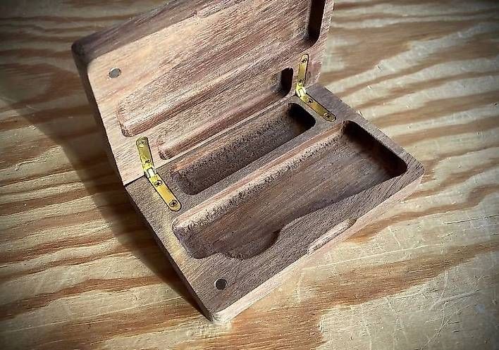 Feuerzeuge: Feuerzeug Box – Gebraucht aus Chur von Tenorio