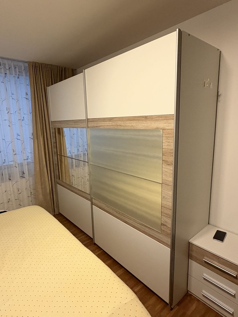 Schränke: Schrank 2.35m – Gebraucht aus Zürich von Strickmeier