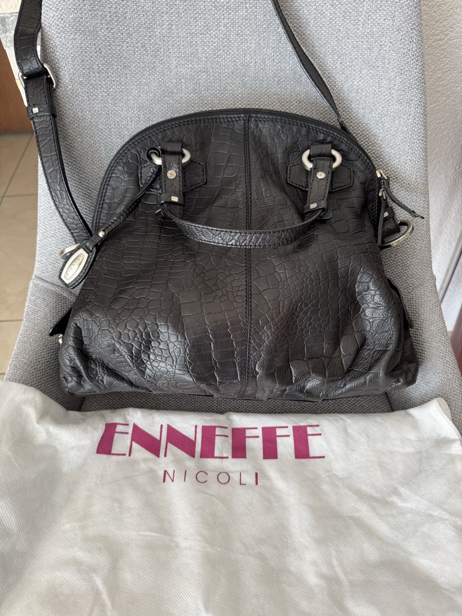 Sacs femmes: Schwarze Nicoli Ledertasche – D'occasion à Balsthal par Narulya