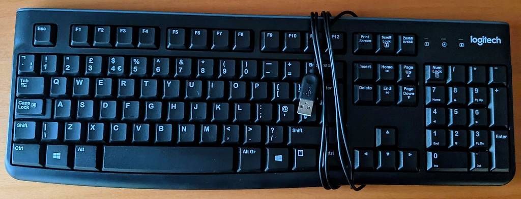 Logitech Tastiere: Logitech USB Tastatur keyboard, schwarz/black, QWERTY Layout – Usato da Zug venduto da e36_t56w