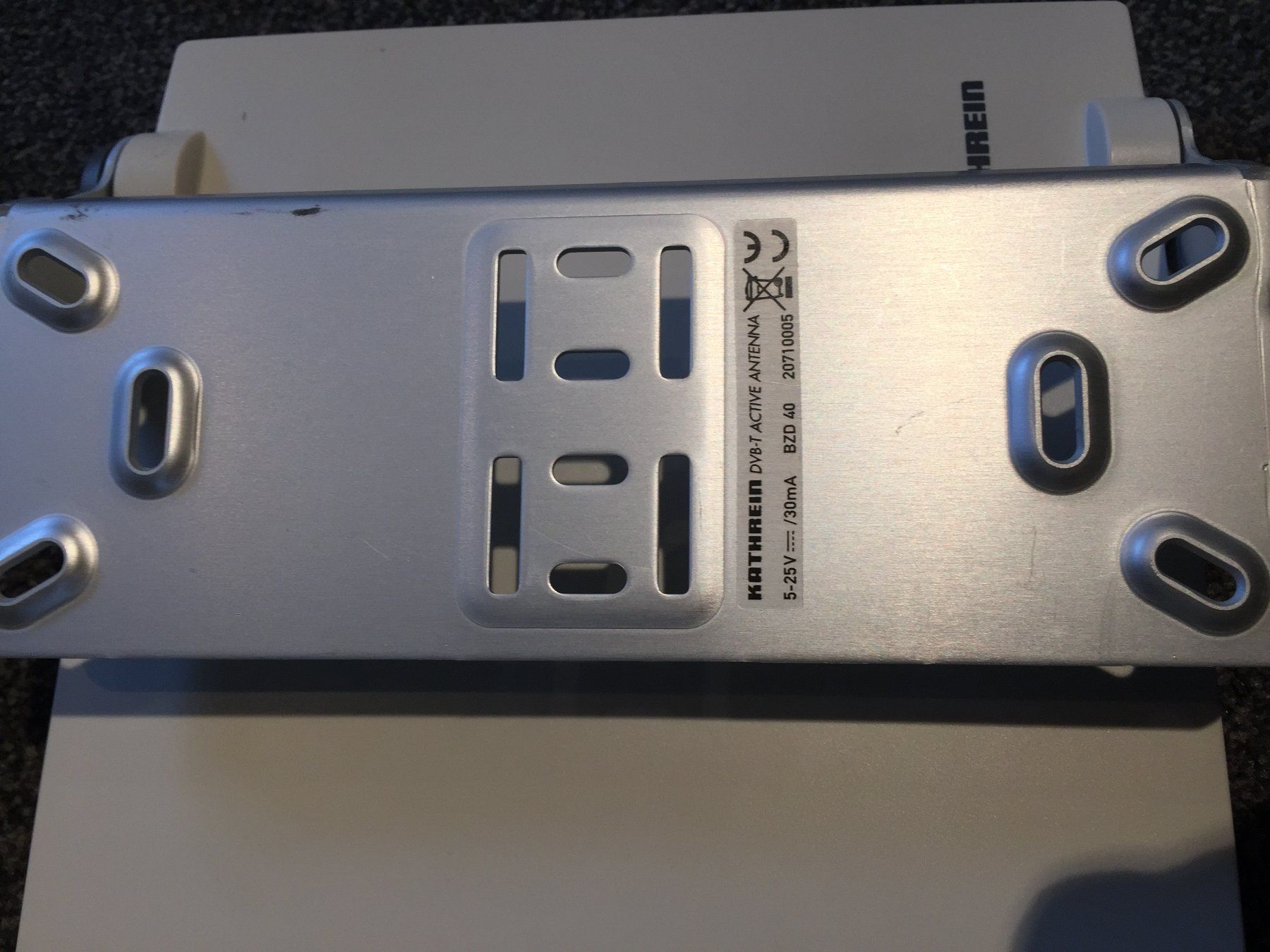 Radiocomunicazione: Kathrein BZD 40 DAB+  DVB-T Aussenantenne – Nuovo e nell'imballaggio originale da Würenlingen venduto da Schneiderhifi 4