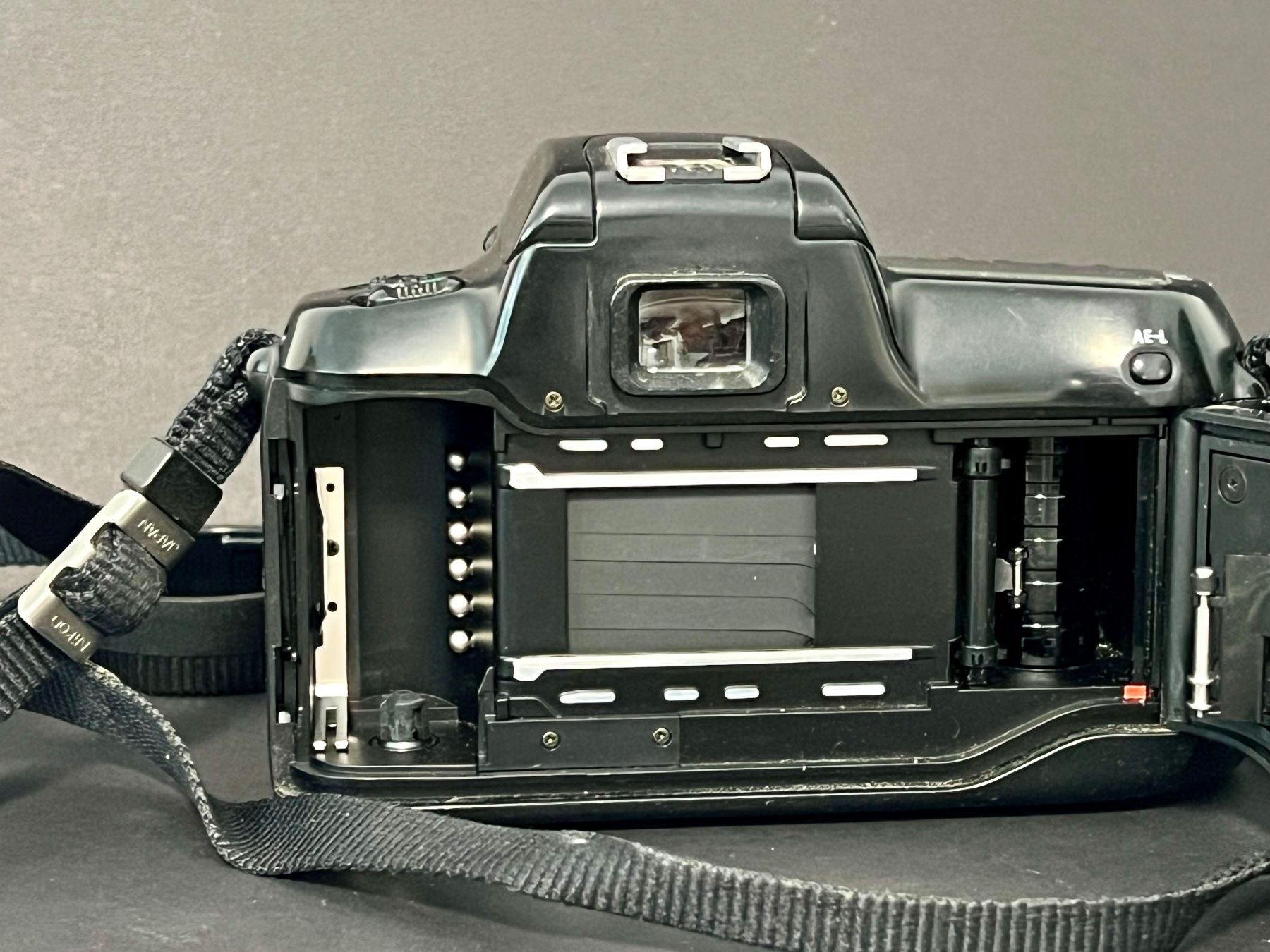 Nikon Fotocamera: Nikon F50 + objectif DX 55-200mm – Usato da Sion venduto da ROBY_ROBY_ROBY 7