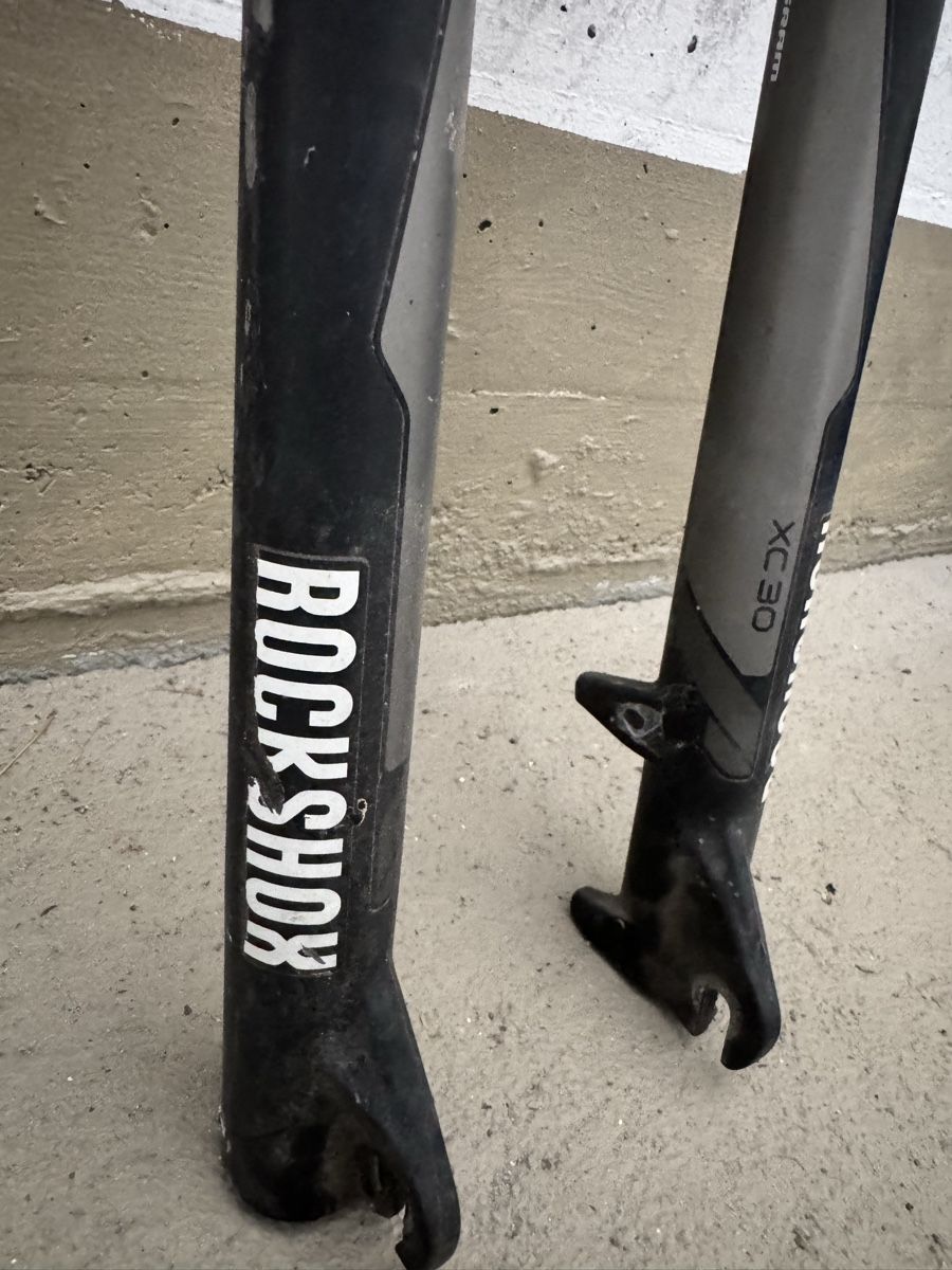 Rockshox Pezzi di ricambio: RockShox XC30 Federgabel – Difettoso da Maienfeld venduto da AGueraslan 2