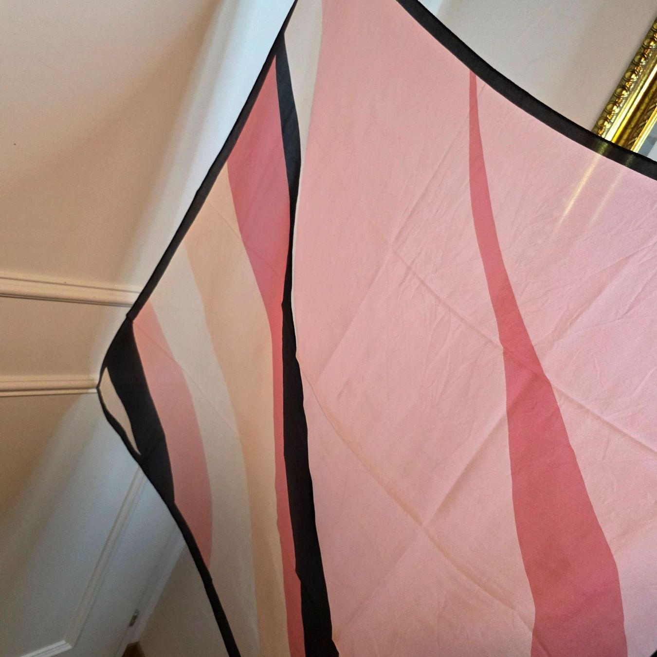 Foulards & écharpes: Seidentuch 100% Seide Handrolliert Rosa Schwarz – D'occasion à Wald ZH par CapLux 6