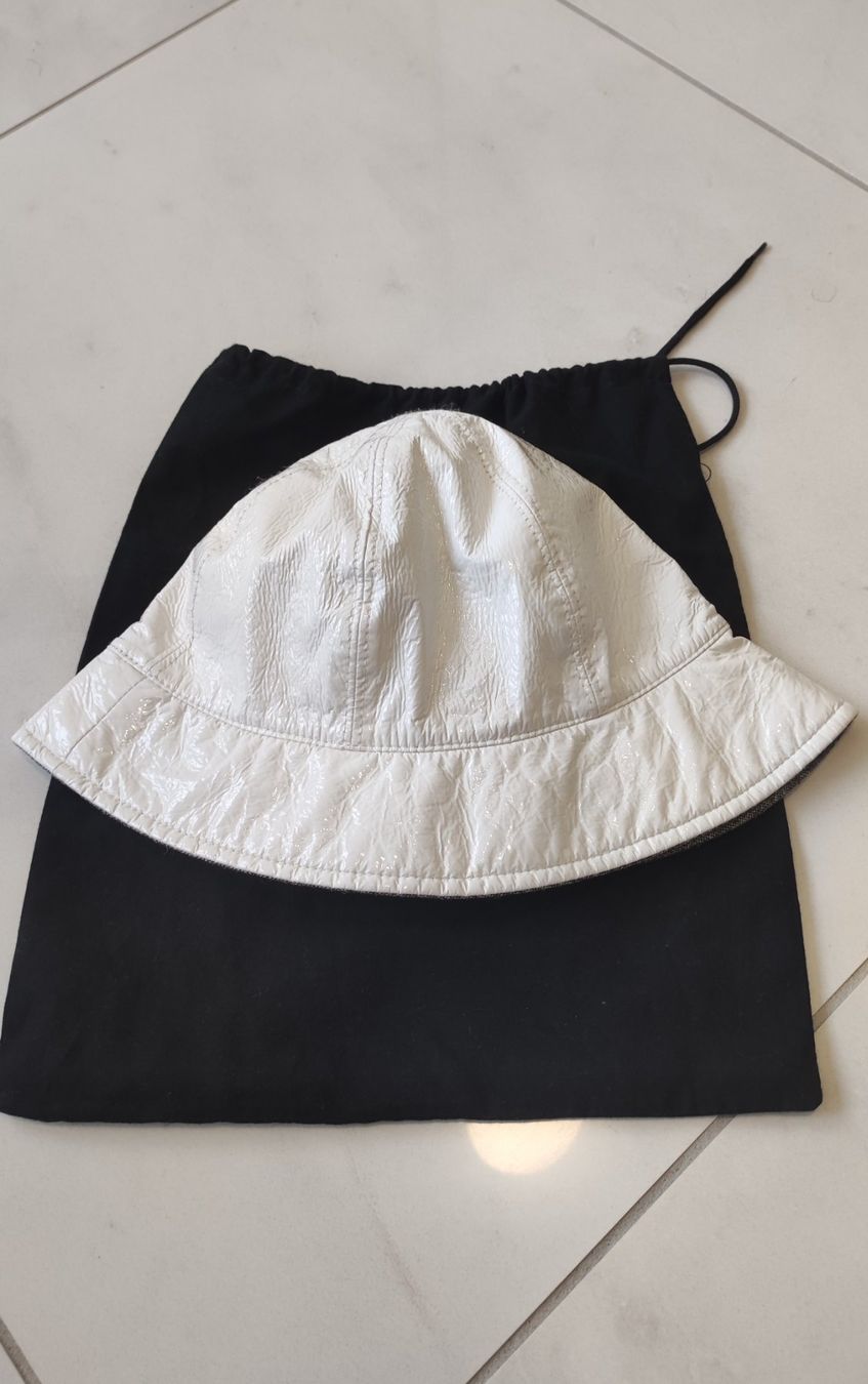 Chanel Hüte, Mützen & Caps: Chanel reversible bucket hat – Gebraucht aus Zug von LindaManga 3