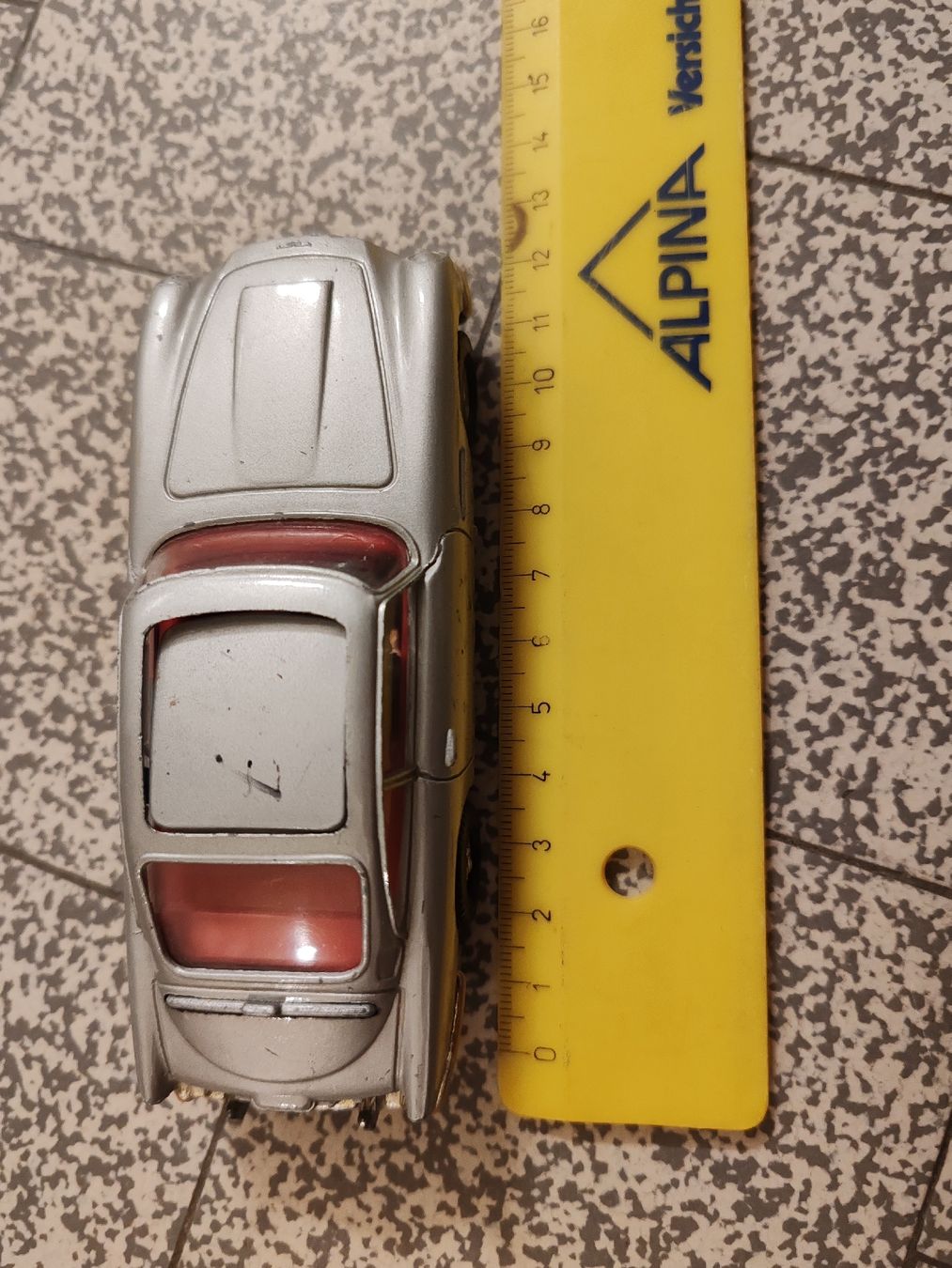 Corgi Toys Voitures modèles: Corgi 007 Aston Martin DB5 silber  – D'occasion à Wila par neu_s8qs