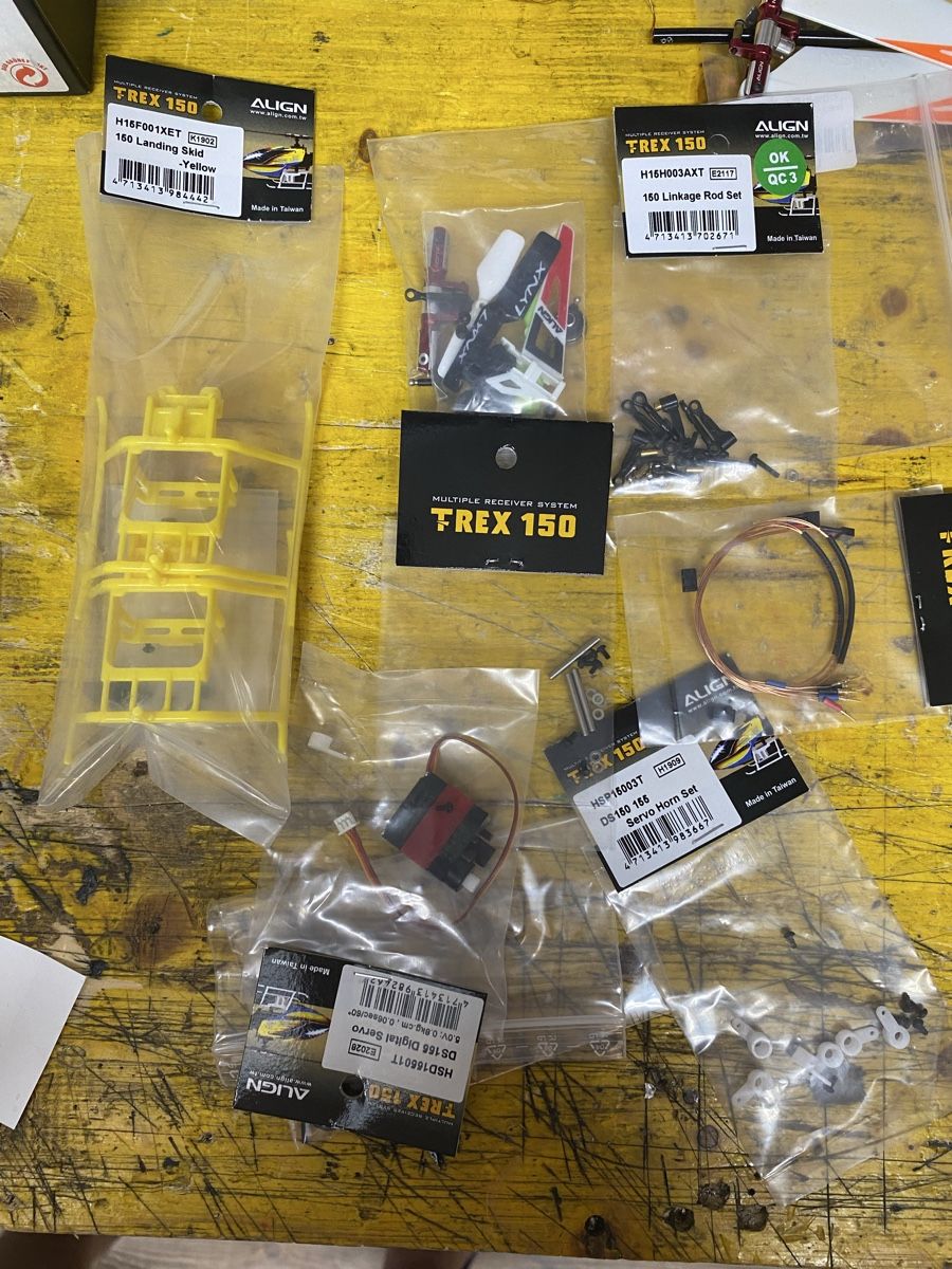 Align RC Kits de montage: 2x Trex 150 mit vielen Ersatzteilen  – D'occasion à Wahlen b. Laufen par speedmichl 4