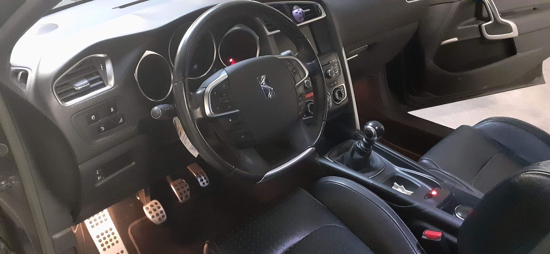 DS Automobiles Autos: Citroen DS4 1.6i Faubourg – Gebraucht aus Bellinzona von sui_28bv 3