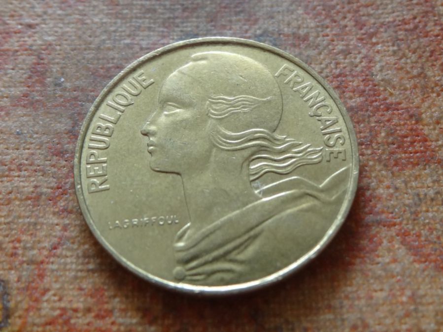 Tutti le monete: FRANCE  10 Centimes  1983  (P) – Usato da Romanel-sur-Lausanne venduto da Swift13 1