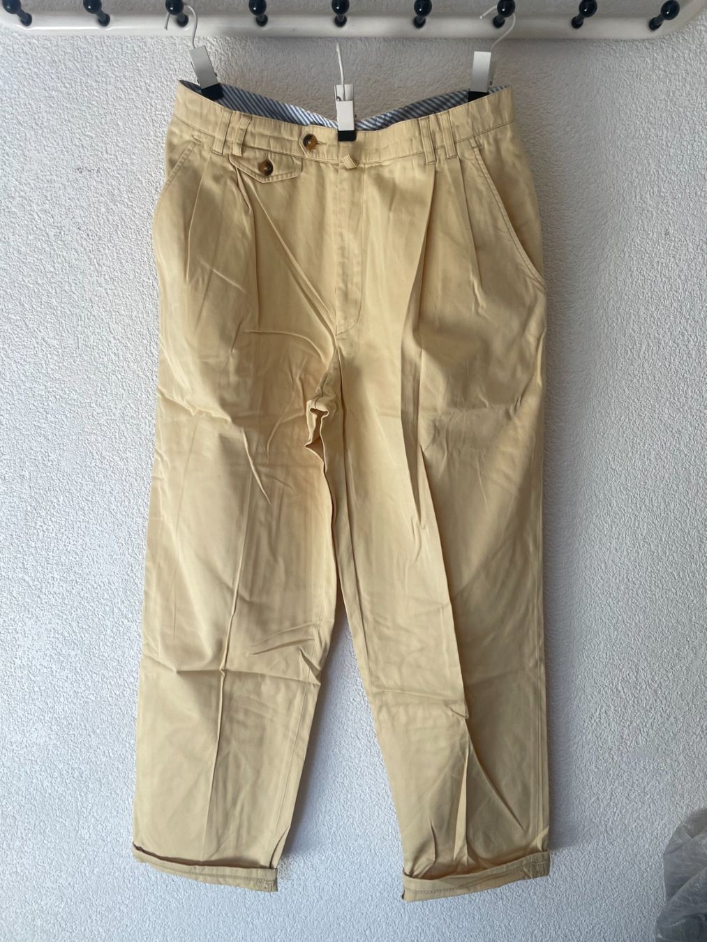 Gant Pantaloni: Gant light yellow chino size 50 – Usato da Lausanne venduto da amaury.h