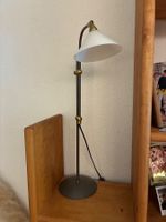 Elegante Tischlampe mit zeitlosem Design und hochwertiger Ve