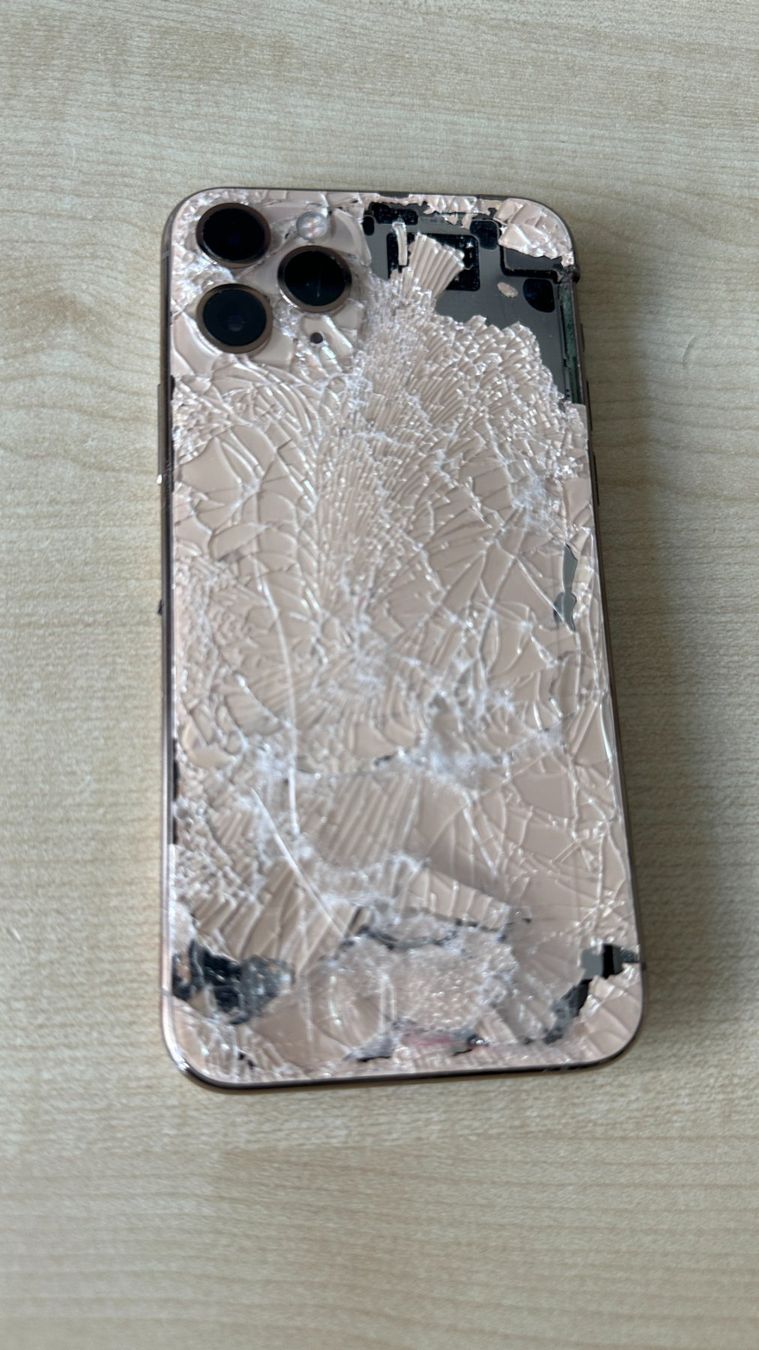 Apple Telefoni cellulari / Smartphones: Apple iPhone 11 Pro, 256GB – Difettoso da Perlen venduto da FinalRiot 1