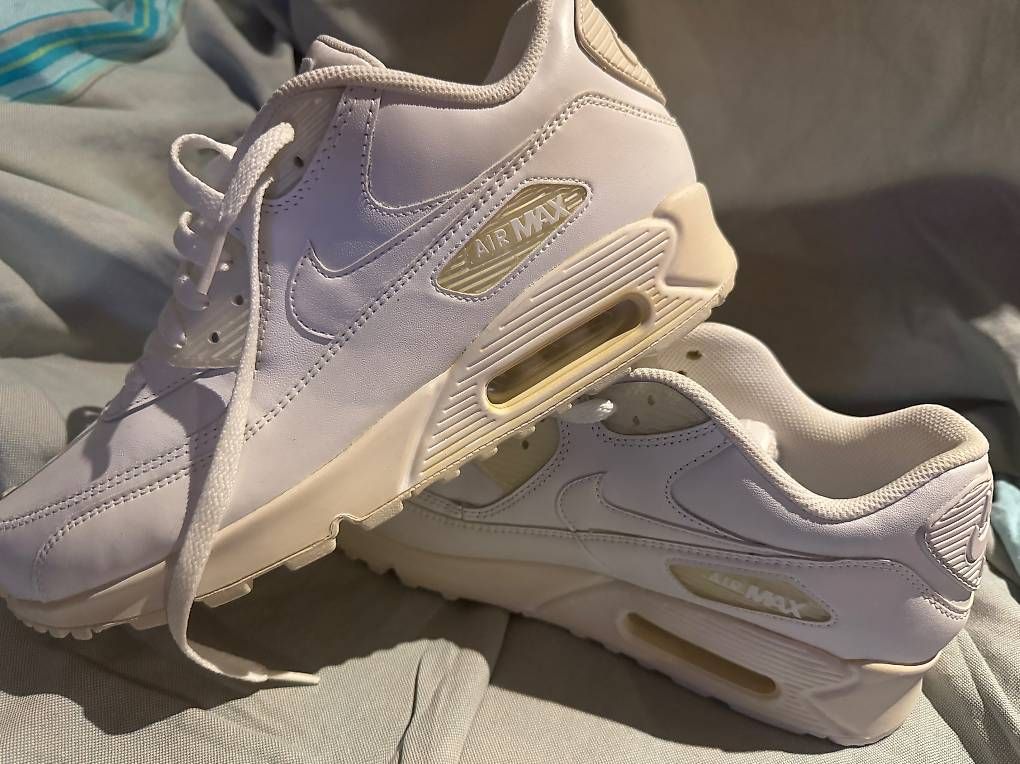 Chaussures hommes: Nike Air Max.  Grösse 44 – D'occasion à Zürich par and_6q5s