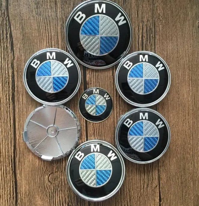 Alle Autoersatzteile: Bmw Emblem Logo Set blau weiss Carbon – Neu und originalverpackt aus Lupfig von World-of-Car-shop
