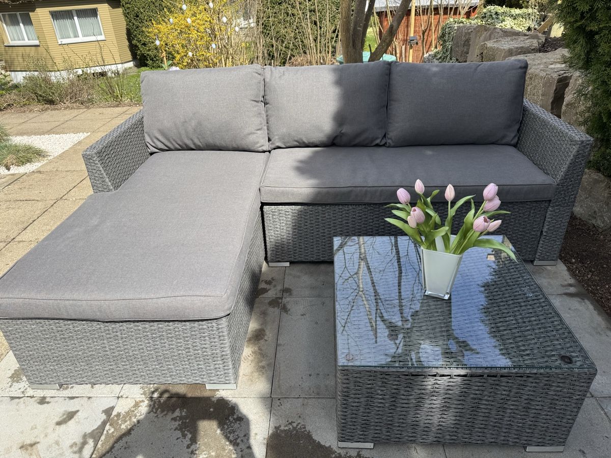 Sofas: Rattan Sommer Lounge Set, Grau, Outdoor – Gebraucht aus Pfaffhausen von Marenw