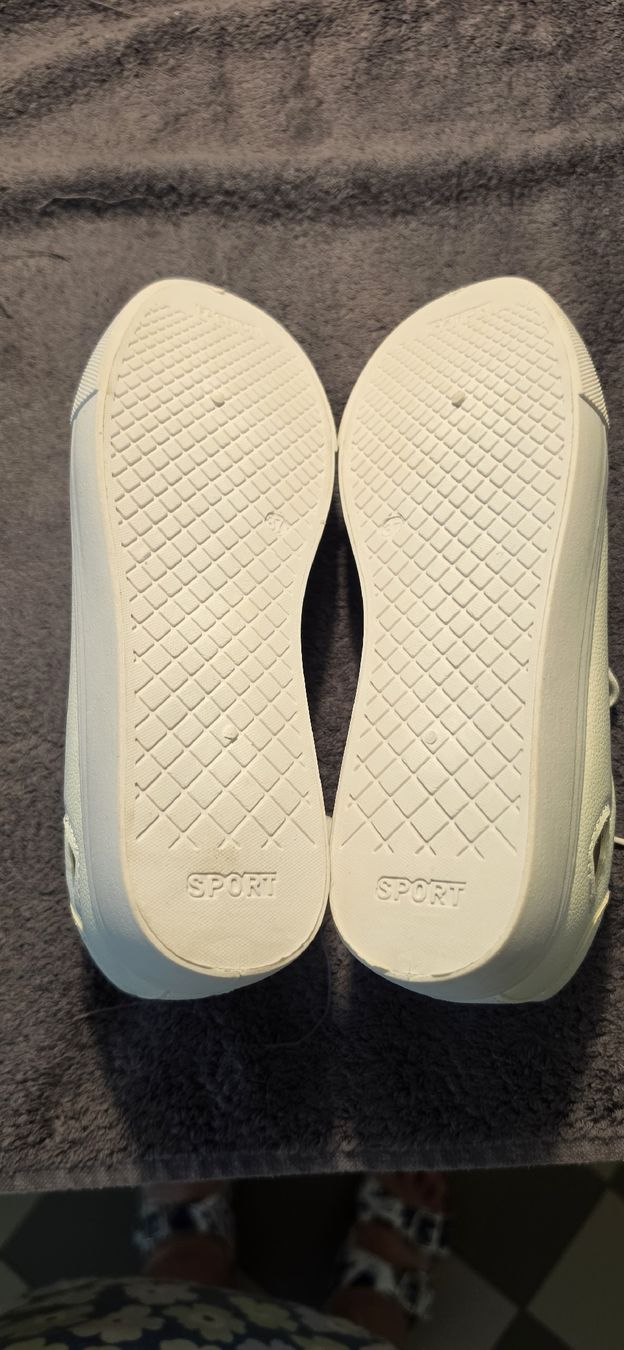 Damenschuhe: Turnschuhe weiss Gr.37 – Neu (gemäss Beschreibung) aus Kriens von Merida67 2