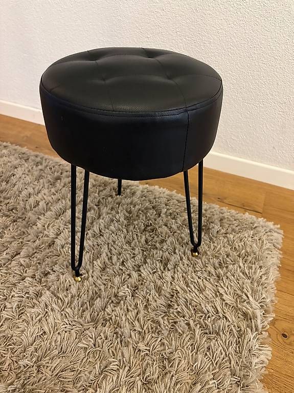 Hocker: Hocker rund auf Füssen – Gebraucht aus Thürnen von Yaroc
