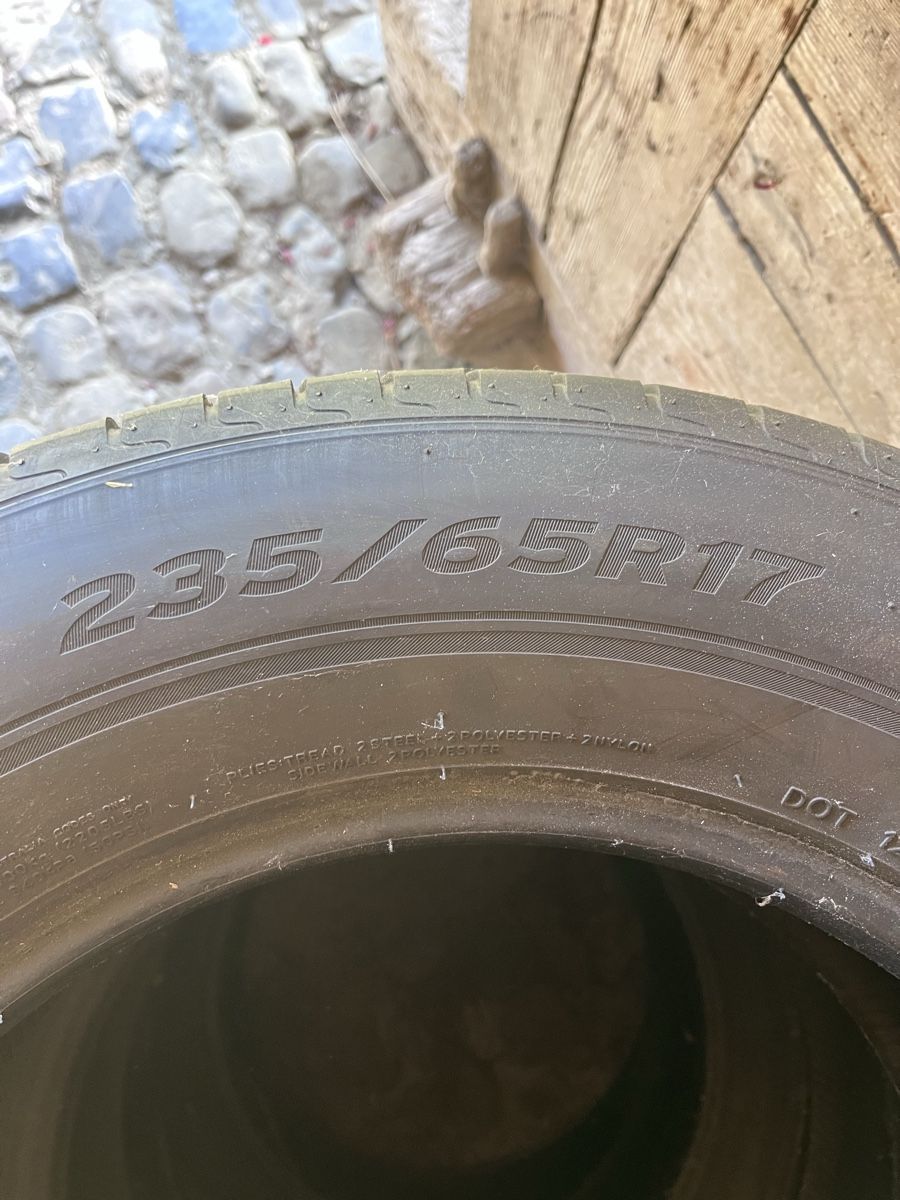 Pneumatici & Ruote complete: Pneu 235/65R17 – Usato da Grosshöchstetten venduto da Simondliii55