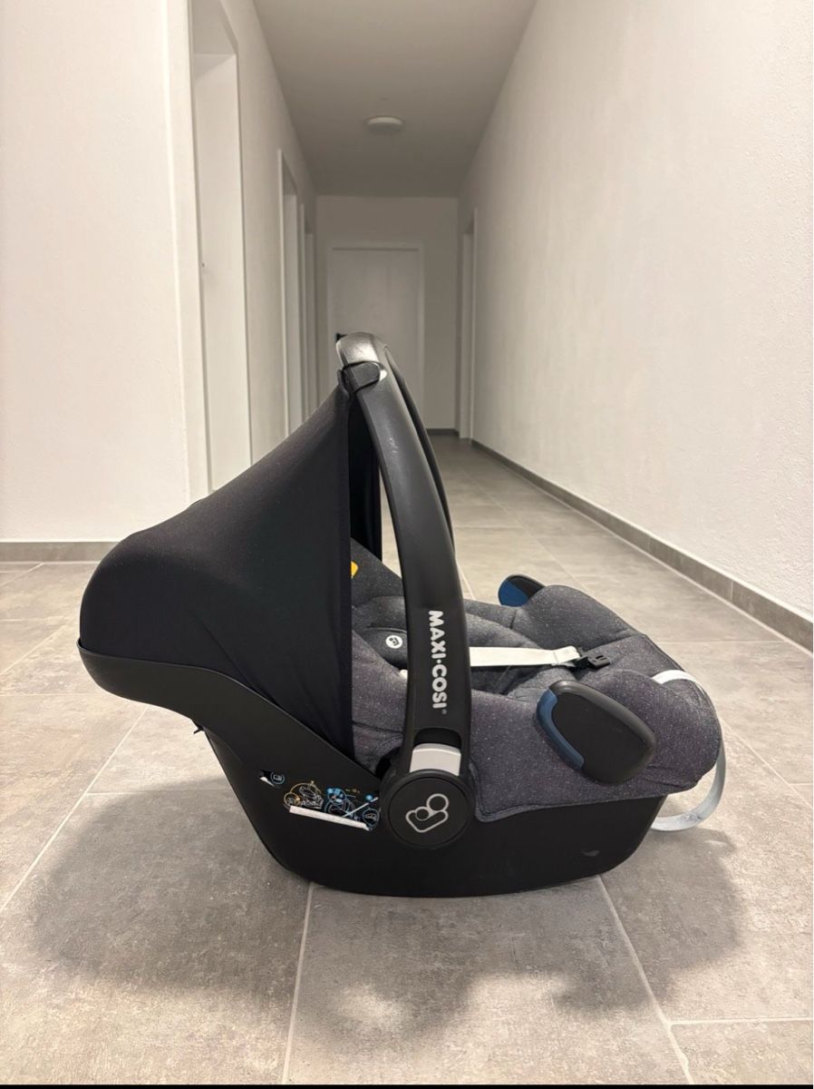 Maxi-Cosi Auto-Kindersitze: Maxi-Cosi Babyschale mit Isofix Basisstation – Gebraucht aus Frauenfeld von MiggiO