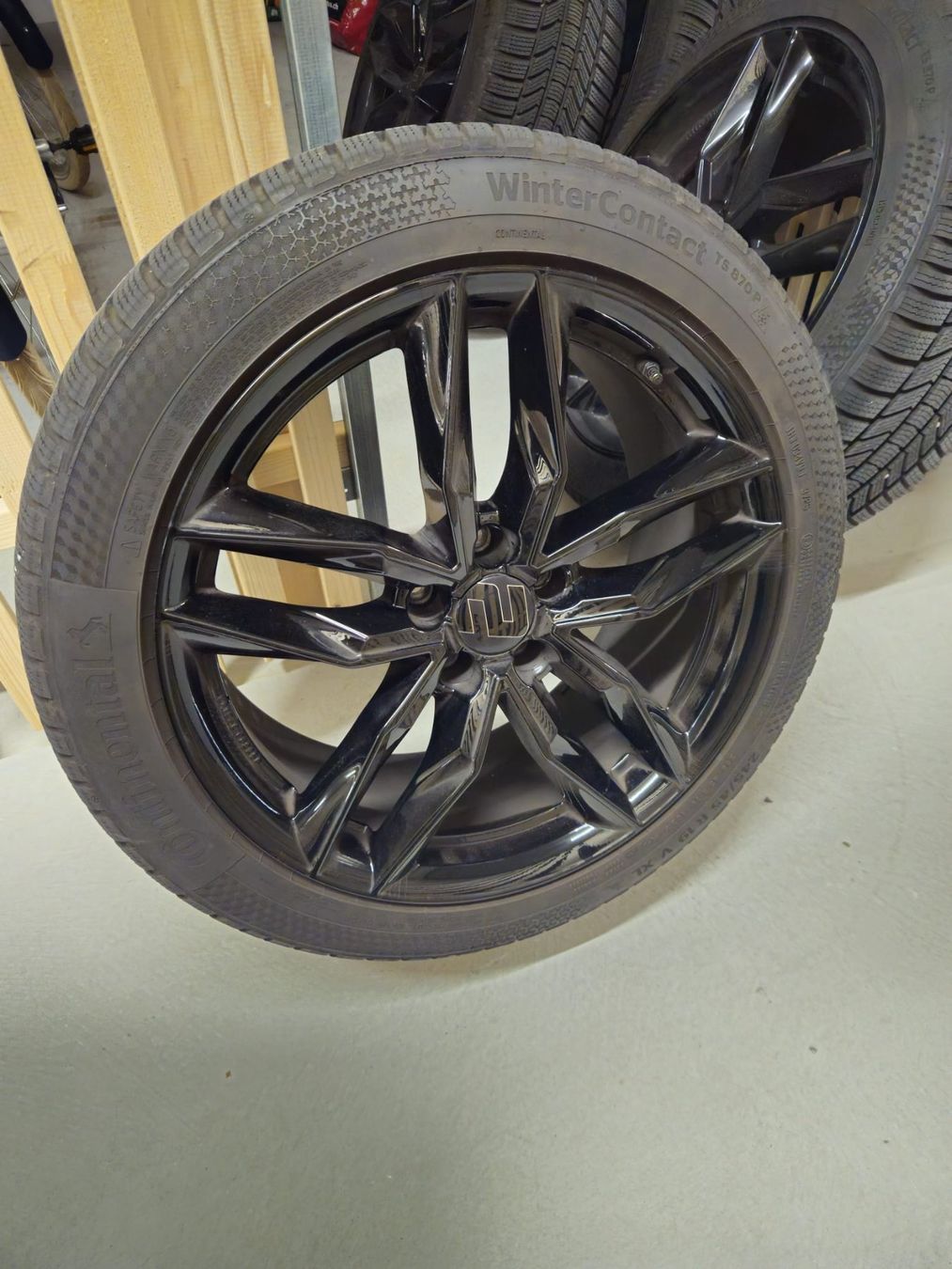 Continental Pneus & Kompletträder: Winter Kompletträder Continental 245/45/R19 – Gebraucht aus Uster von mechanicall_01 1
