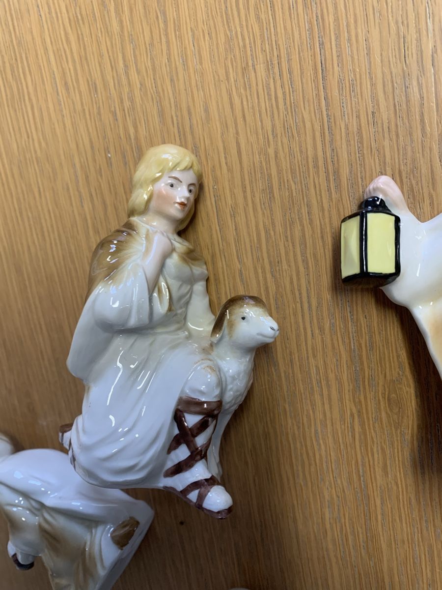 Statuette: Krippenfiguren aus Keramik, schon etwas Älter – Usato da Winden venduto da EmilNeu 5