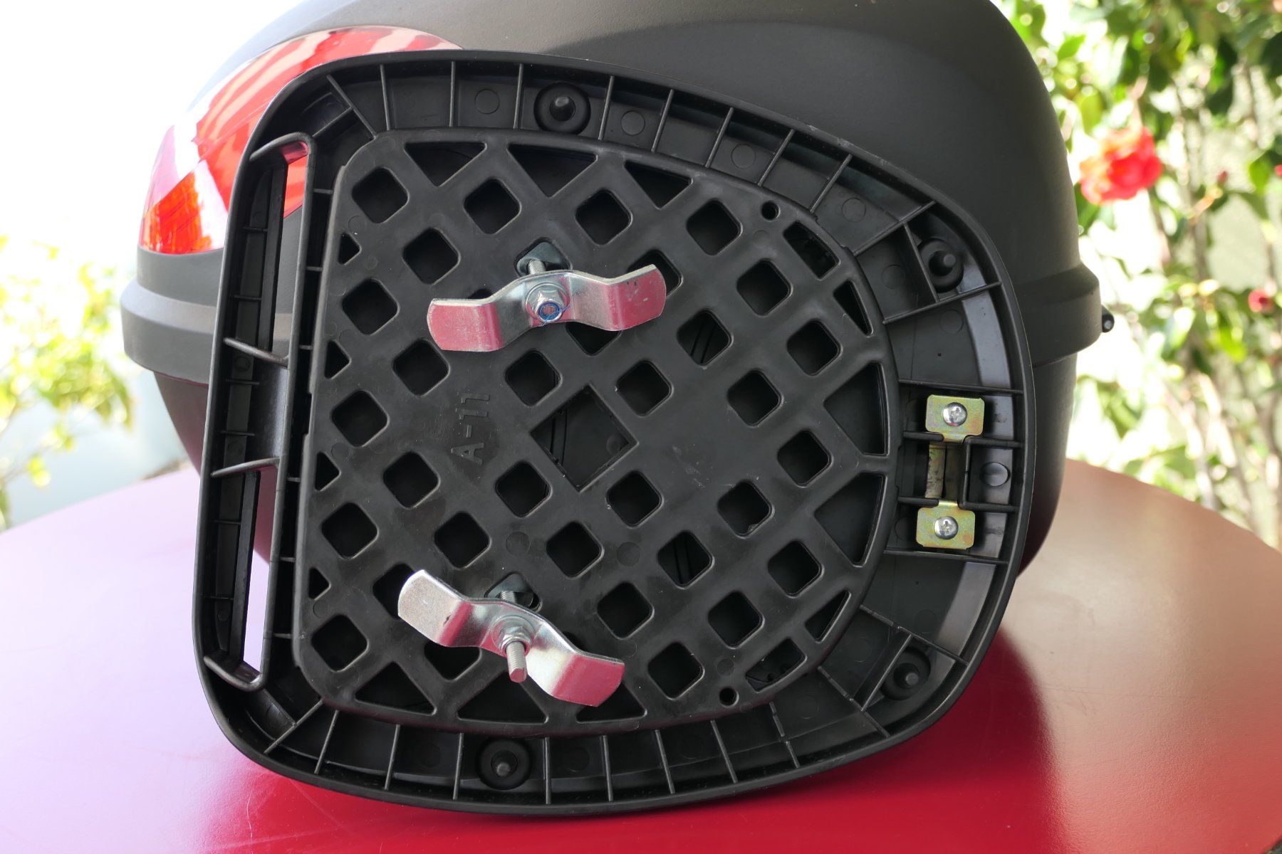 Vespa Topcase: Topcase Vespa wenig gebraucht – Usato da Stein AG venduto da Papageno_3 2