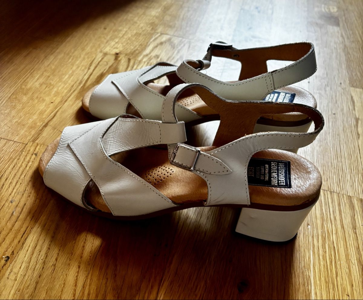 Damenschuhe: Paire de sandalettes – Neu (gemäss Beschreibung) aus Estavayer Le Lac von sico1260 1