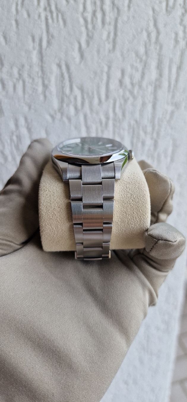 Rolex Orologi: Rolex Oyster Perpetual 41 vert 124300 - Set Complet Garantie – Nuovo (secondo la descrizione) da Vernier venduto da dyl_8v8k 3