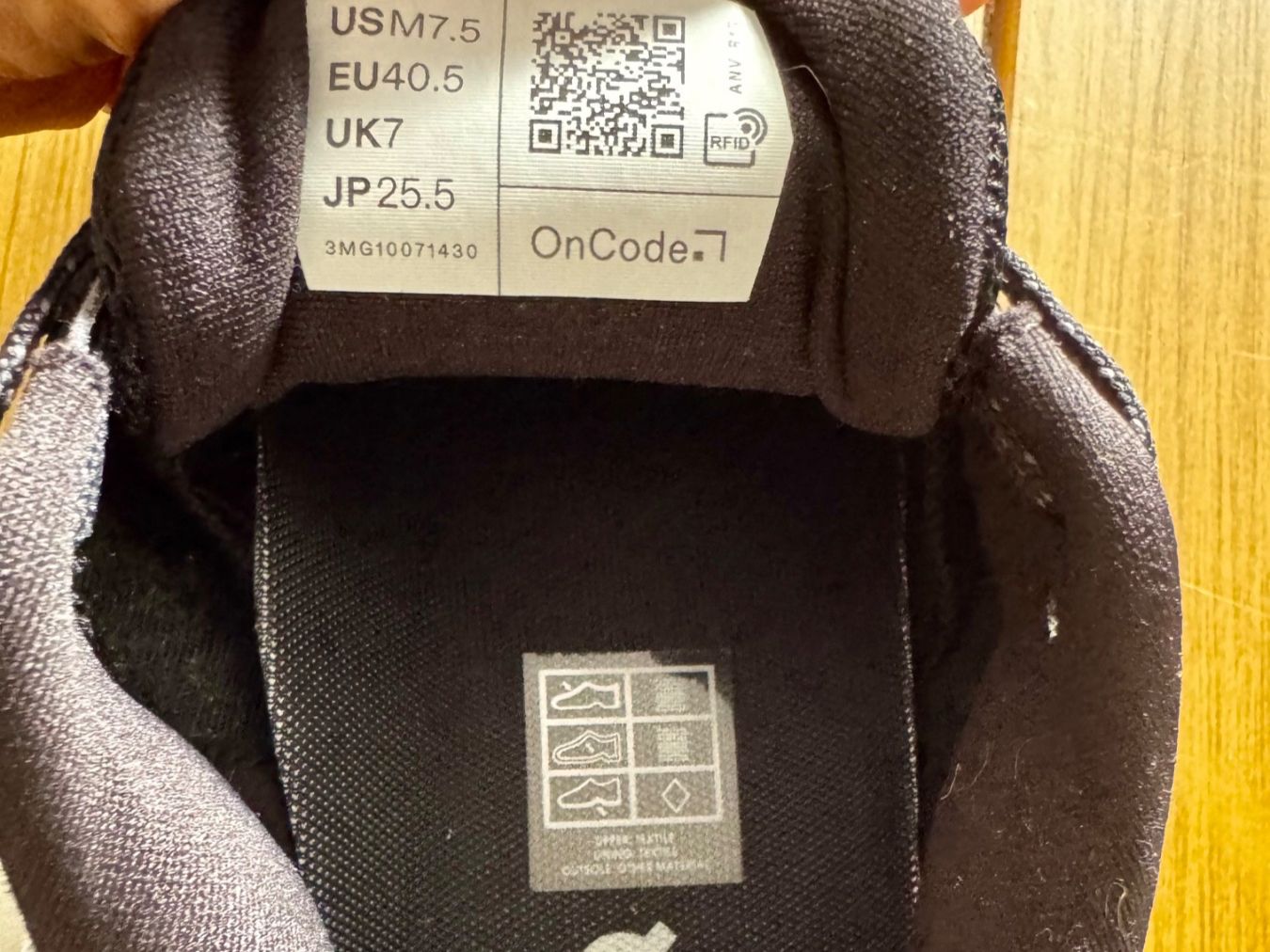 On Scarpe da uomo: ON Cloudrunner Laufschuhe EU 40.5 neuwertig – Usato da Zürich venduto da Sever 1
