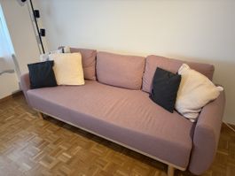 Bequemes Sofa mit Schlaffunktion und Stauraum