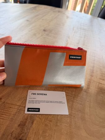 Freitag F06 Serena Pouch orange silber neuwertig