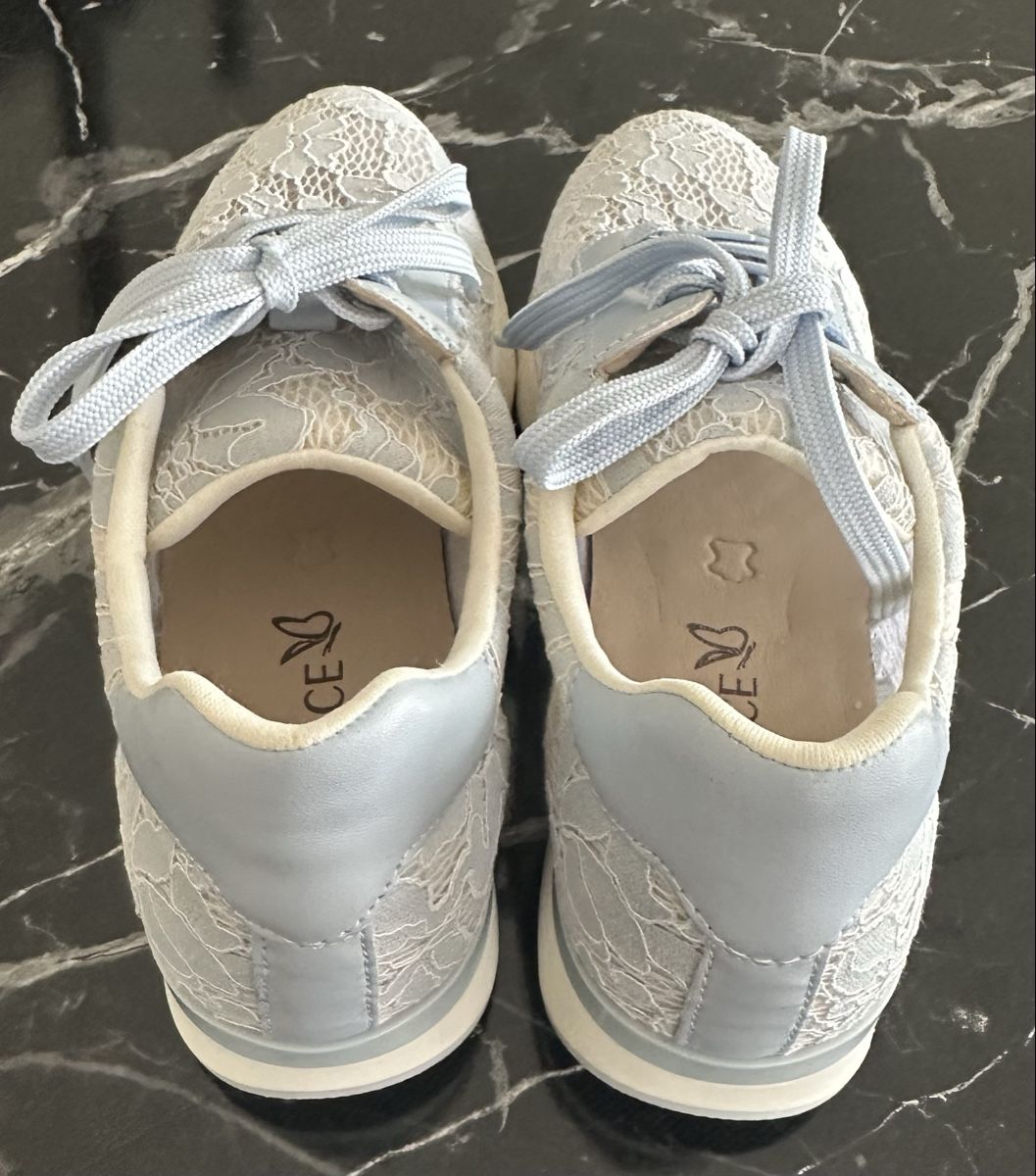 Scarpe da donna: Damen Sneaker Caprice Gr. 38, ungetragen – Nuovo (secondo la descrizione) da Mauensee venduto da Braut-kleid 2